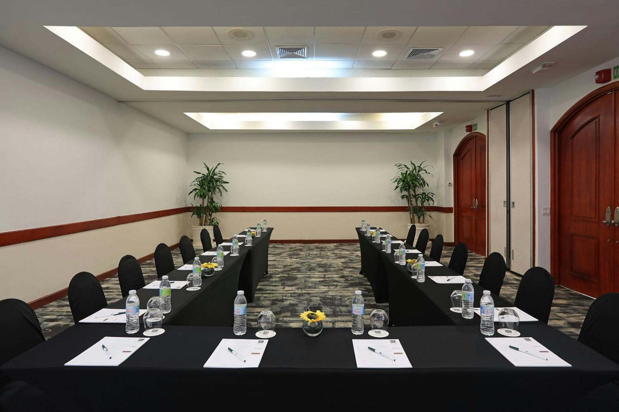 Four Points By Sheraton Santo Domingo Exteriör bild